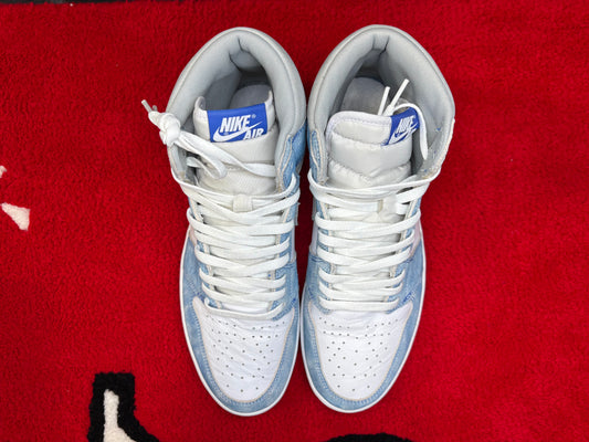 Air Jordan 1 High Hyper Royal